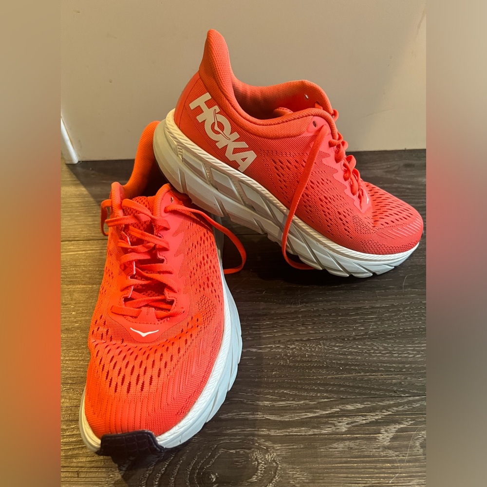 Hoka One One Clifton 7 W size 9